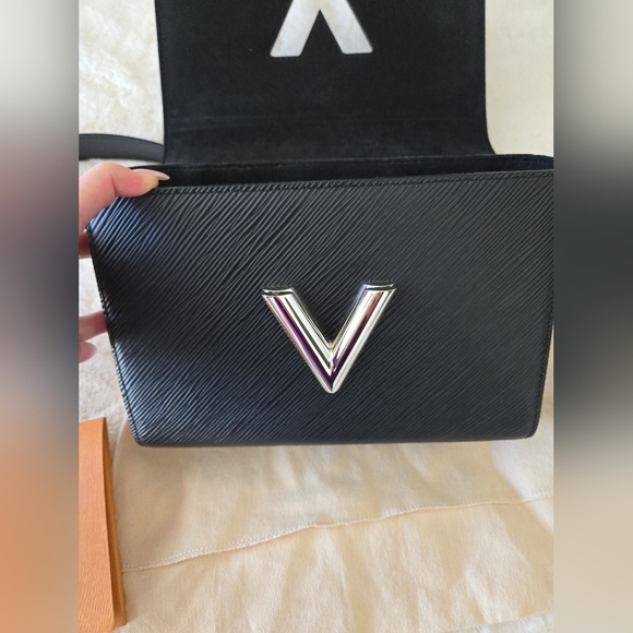 Near perfect condition - Louis Vuitton Twist MM - Picture 14 of 16